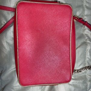 MICHAEL KORS SQUARE RED CROSSBODY!!!! Minimal use